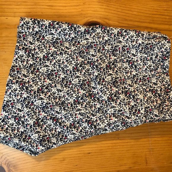 J. Crew Floral Stretch Shorts Blue Style 44076 - Picture 5 of 7